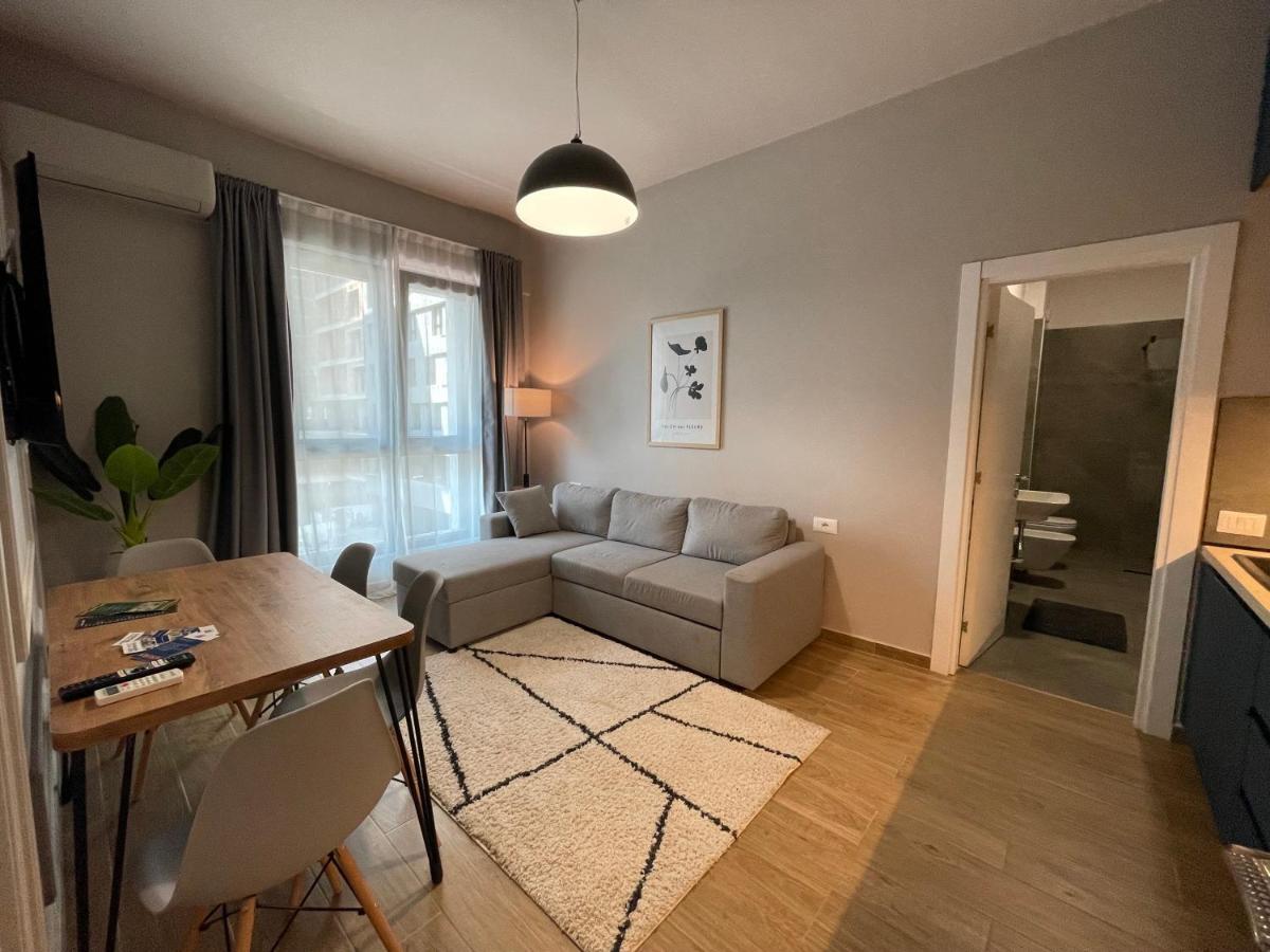 Square 21 Apartments 티라나 외부 사진