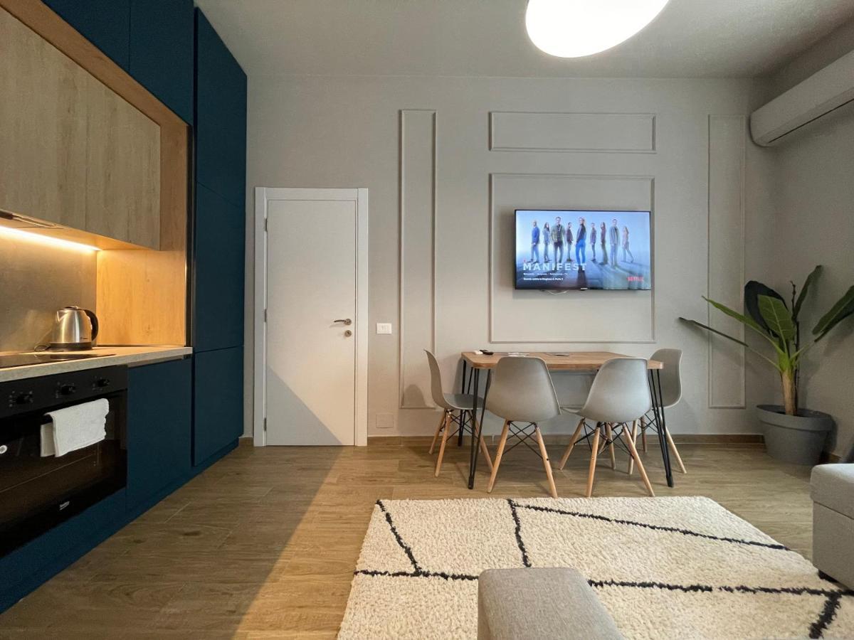 Square 21 Apartments 티라나 외부 사진