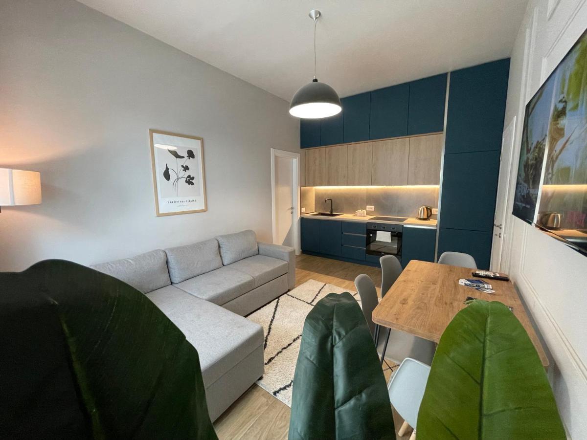 Square 21 Apartments 티라나 외부 사진
