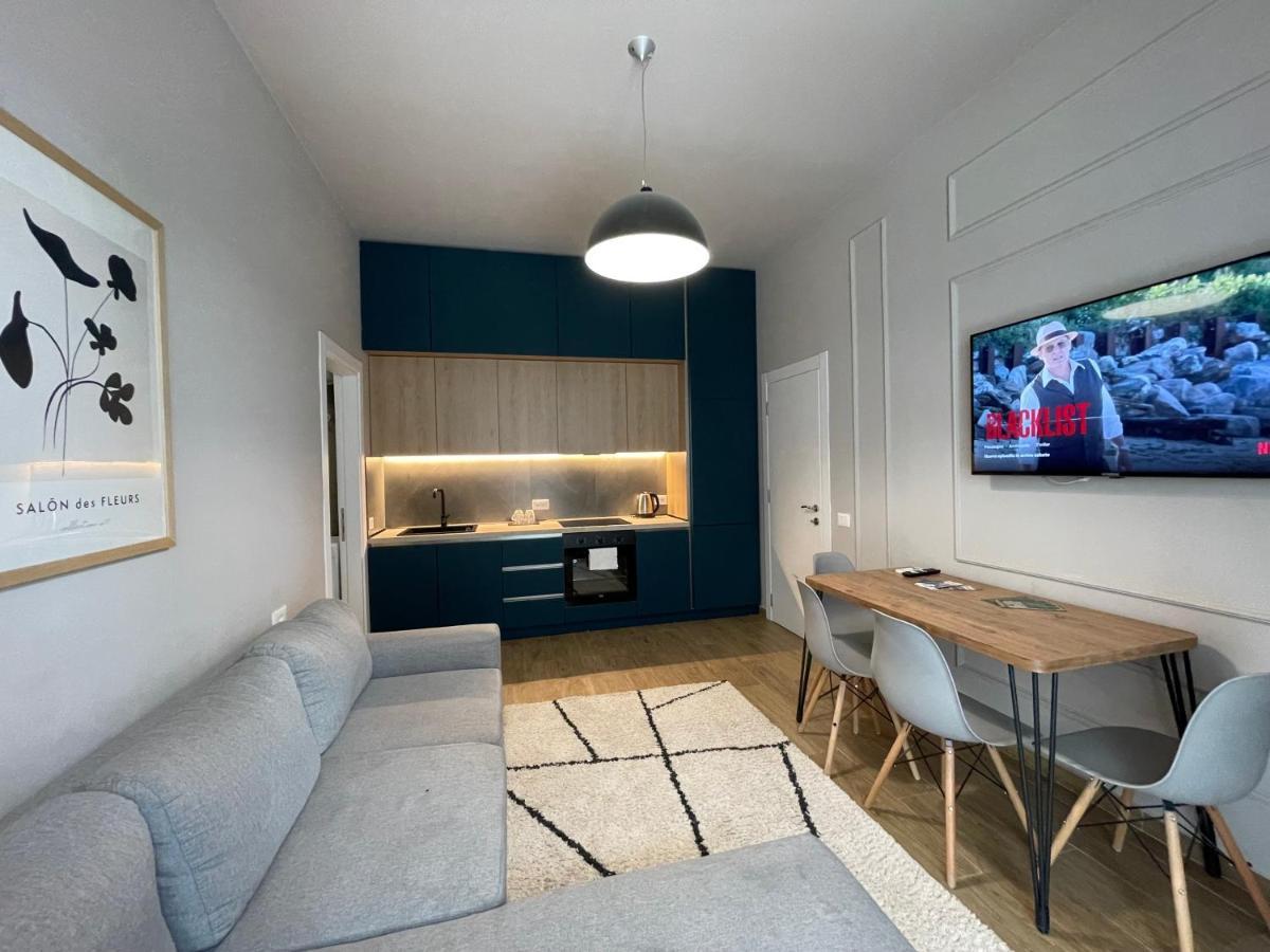 Square 21 Apartments 티라나 외부 사진